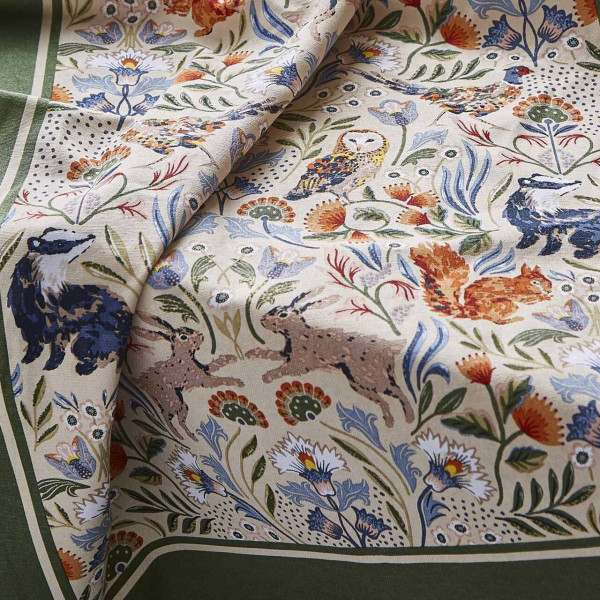 Der Zauber des Waldes im Arts & Crafts-Stil | von Ulster Weavers, Nordirland