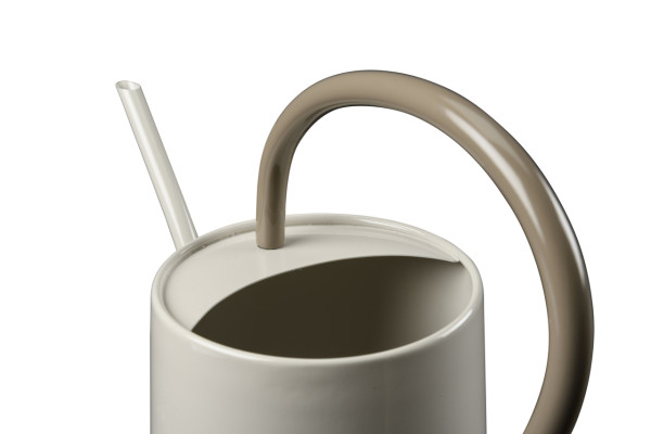 Hellbeige Zimmergießkanne mit dunklerem Wellengriff | von oben - mit großer Einfüllöffnung