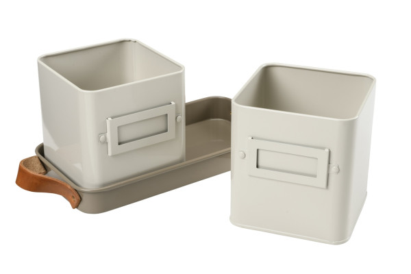 2 Töpfe in hellem Beige auf einem Untersetzer in Trüffel