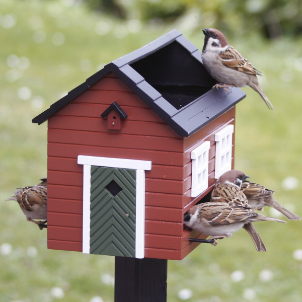 Rotes Vogelfutter-Haus mit im Dach integriertem Wasserspender | von Wildlife Garden aus Schweden