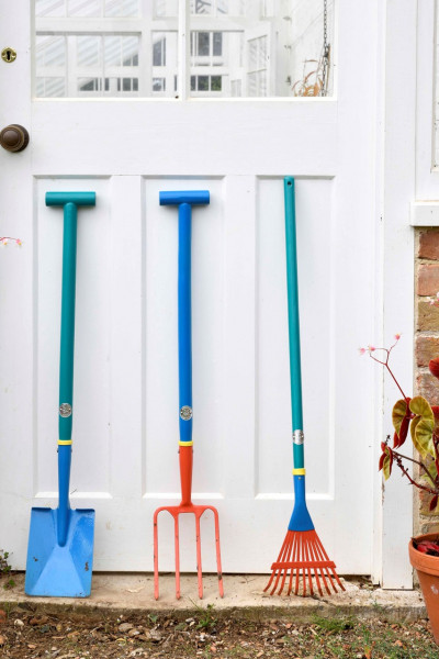 'Get me Gardening' Gartengeräte für Kinder mit langem Stiel, von Burgon & Ball