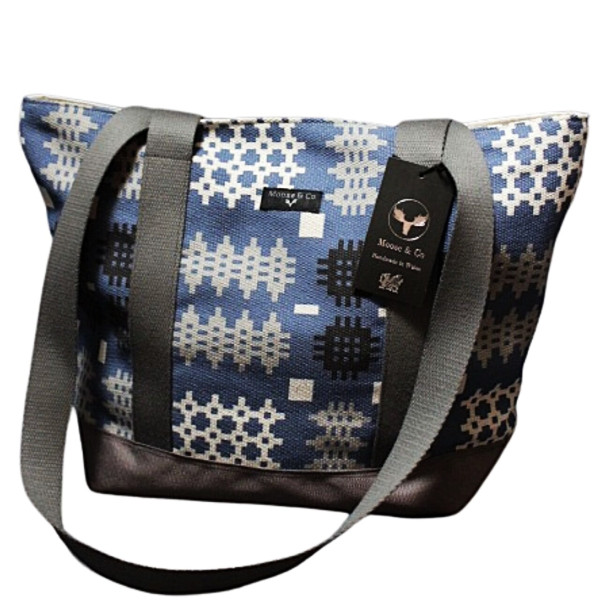 Schultertasche aus walisischem Taisserie-Stoff | Blau | von Moose & Co. | Wales