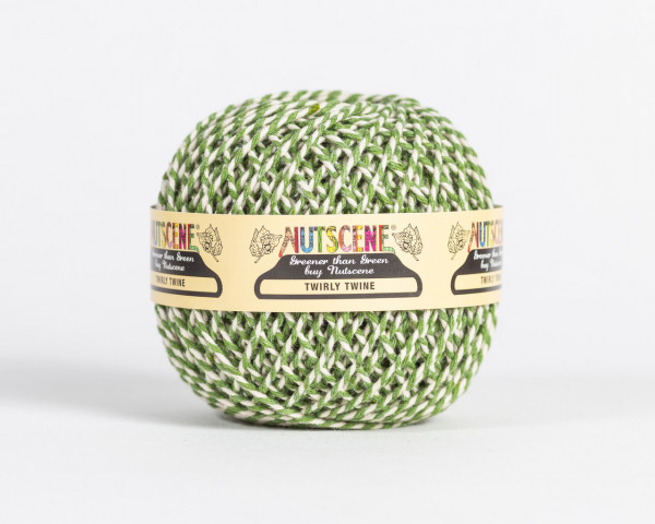 Nutscene Twirly Twines | Jute-Ball 75m | Grün-Weiß