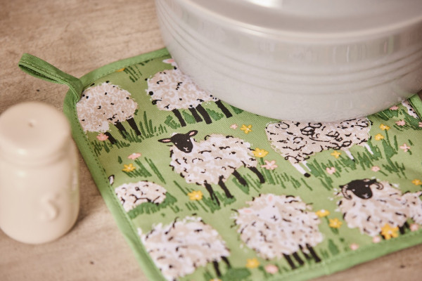 Ulster Weavers Flauschige Schafe | Pot Mat