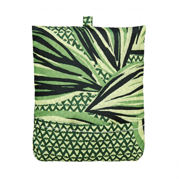 Der Palmblätter-Einkaufsbeutel, sauber aufgeräumt in seinem Täschchen