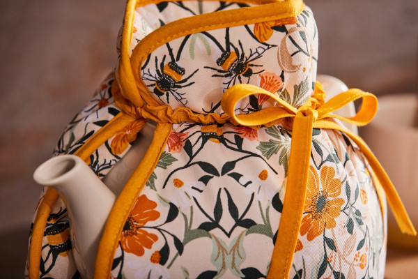 Tee-Muff Bee Bloom - Bienenblüten | von Ulster Weavers