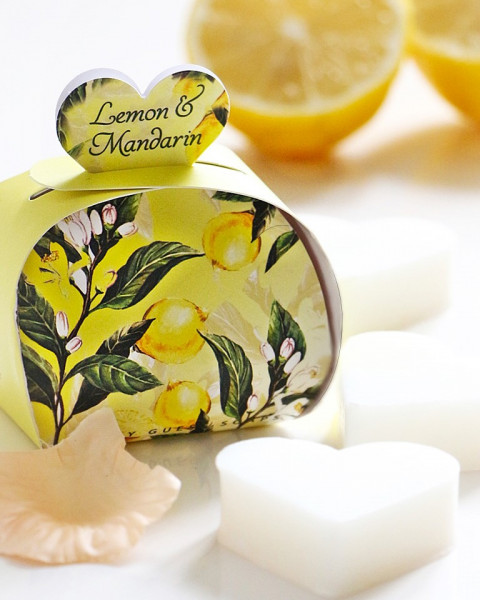 Drei Luxus-Seifenherzchen Zitrone & Mandarine | von 'The English Soap Company'